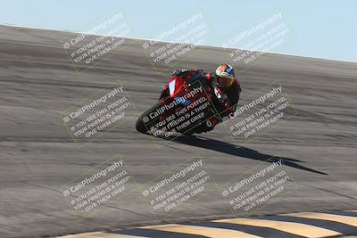 media/Oct-13-2025-Moto Forza (Mon) [[a66d839500]]/3-B Group/Session 2 (Bowl)/